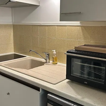 Avec Terrasse Proche Et Commerces, Parking, Wifi - Fr-1-652-61 *